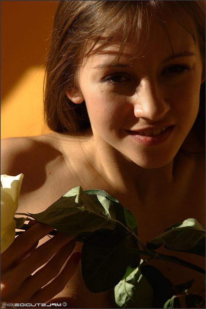 12P MPL Studios Presents Alisa in "Sunray"