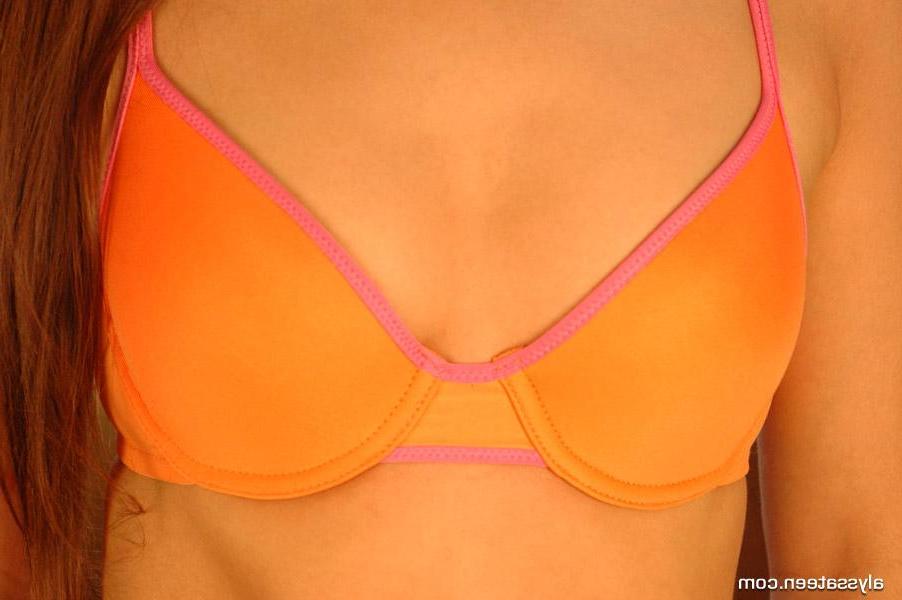 15P Pictures of teen model Alyssa Teen teasing in her underwear