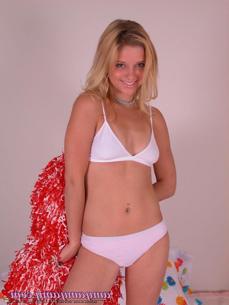 20P Pictures of teen model Amy Amy Amy cheering for you