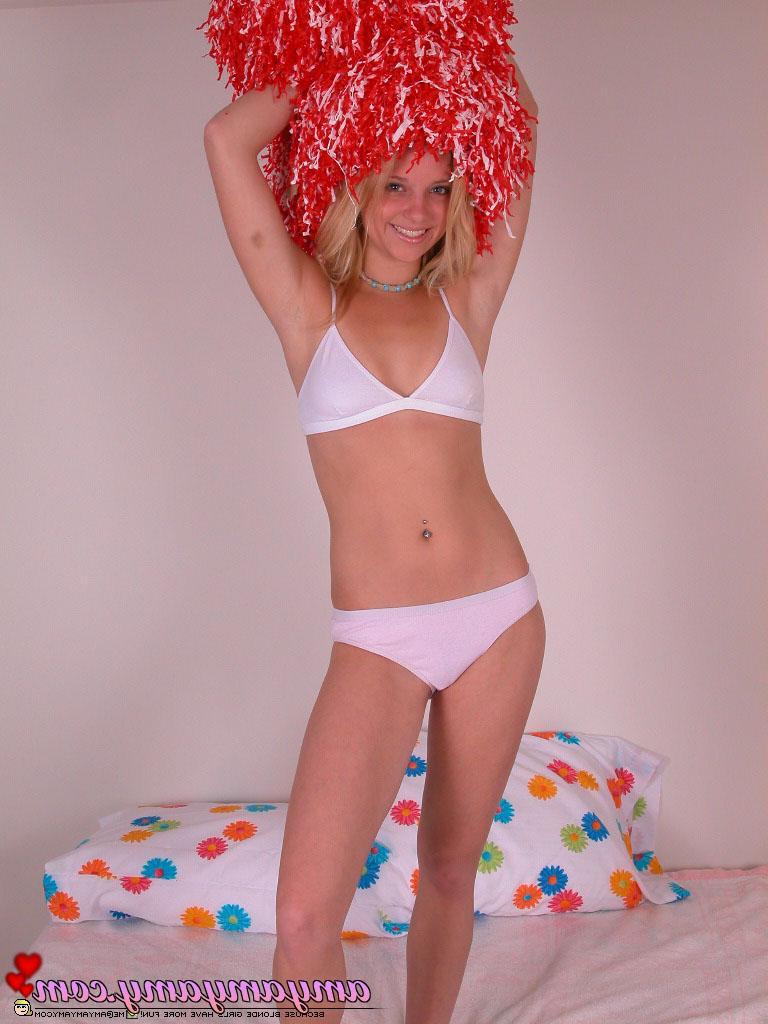 20P Pictures of teen model Amy Amy Amy cheering for you