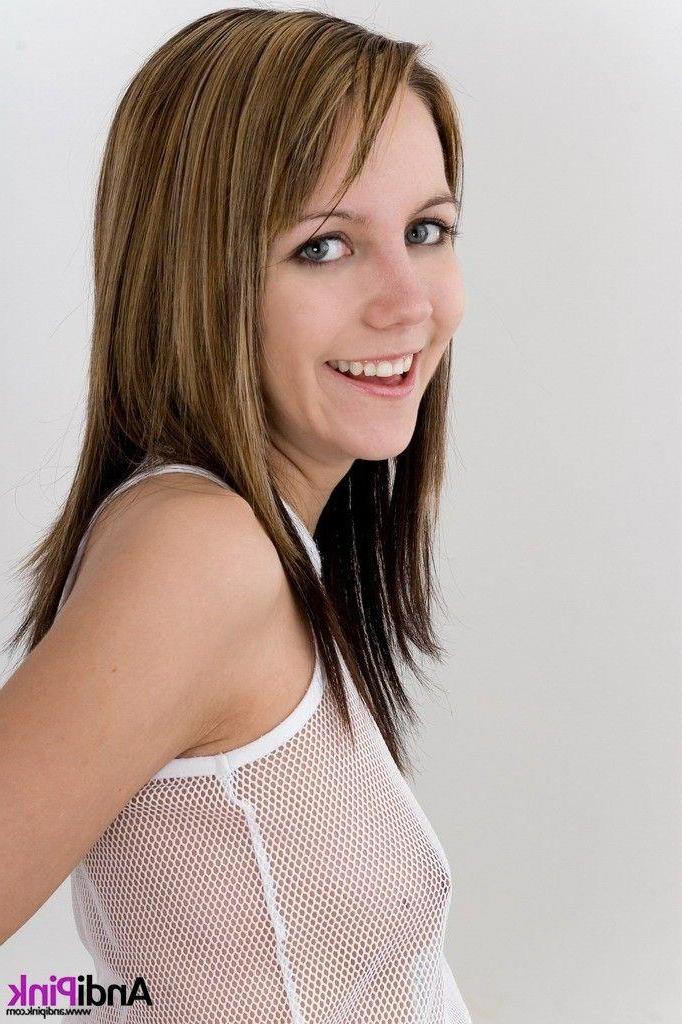 20P Pictures of teen model Andi Pink stripping in the bathroom
