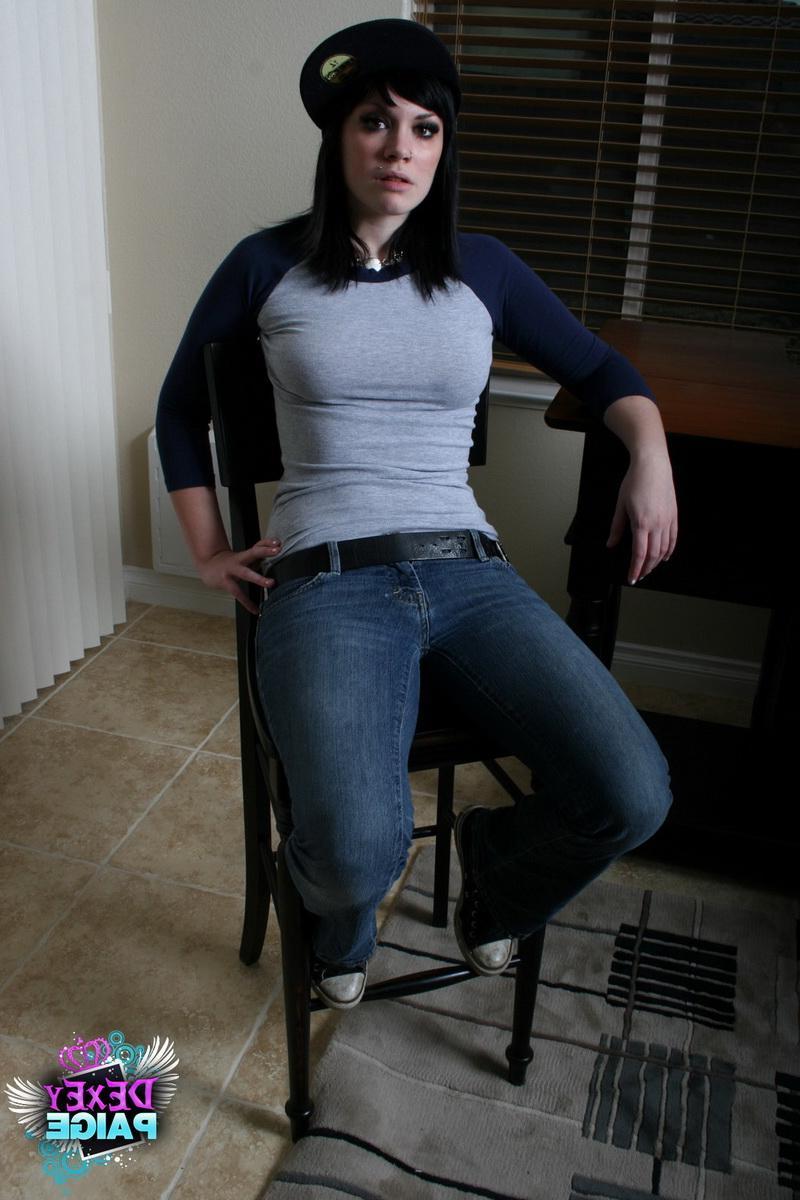 12P Dexey Paige shows off her delicious little ass as she pulls down her tight jeans