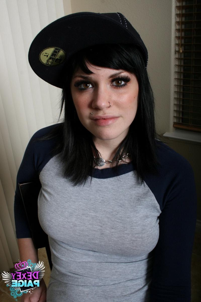 12P Dexey Paige shows off her delicious little ass as she pulls down her tight jeans