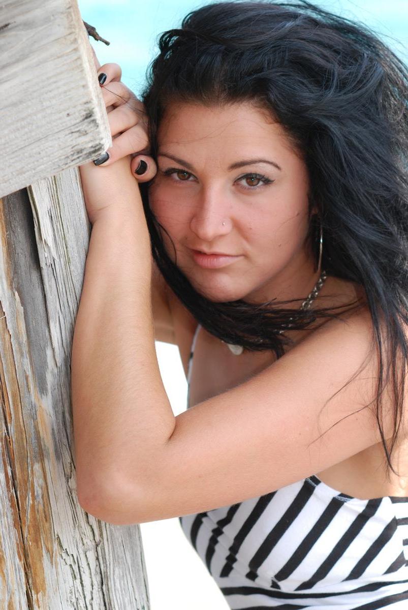 20P Pictures of teen Angie Ryan giving you a hot tease on the beach