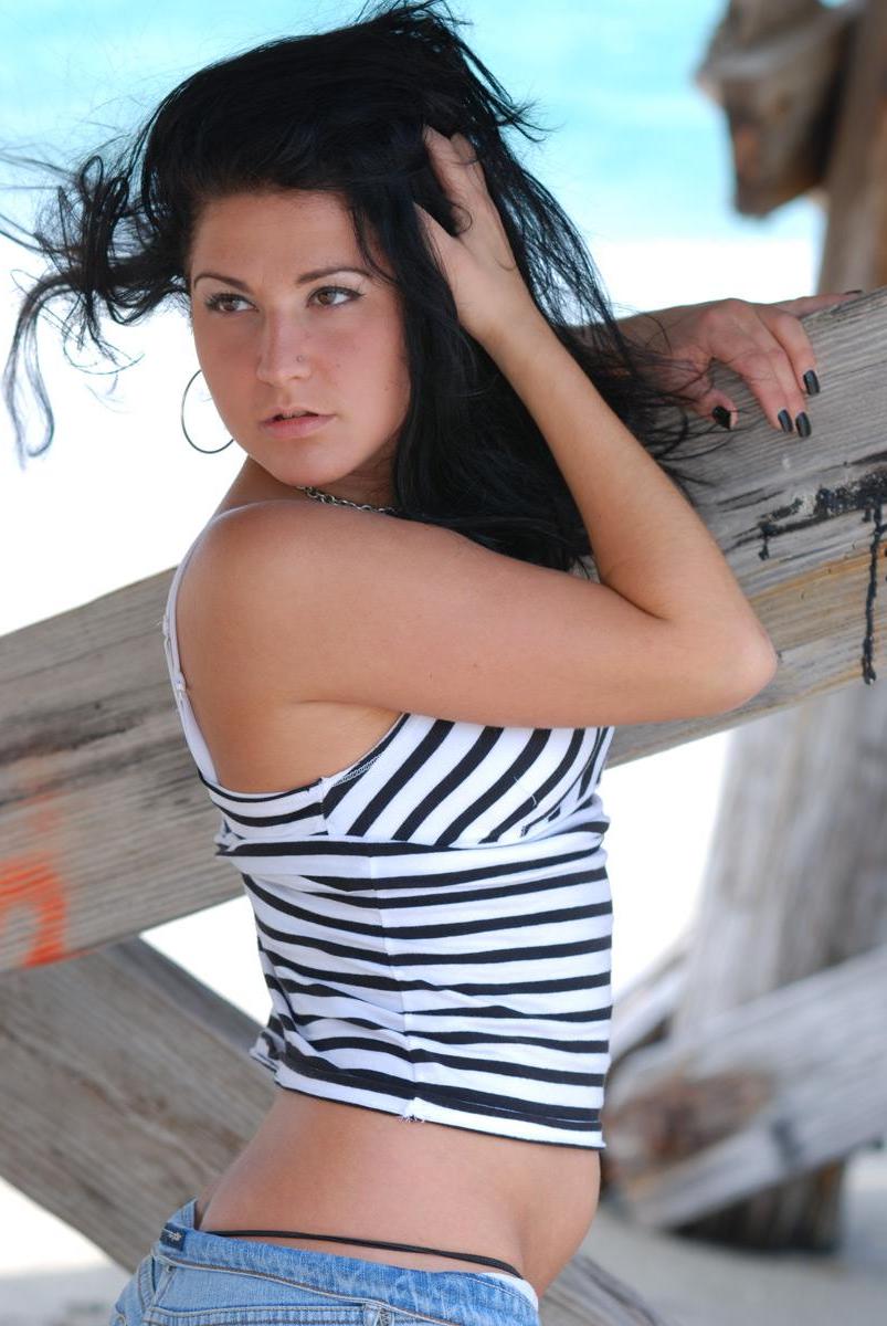 20P Pictures of teen Angie Ryan giving you a hot tease on the beach