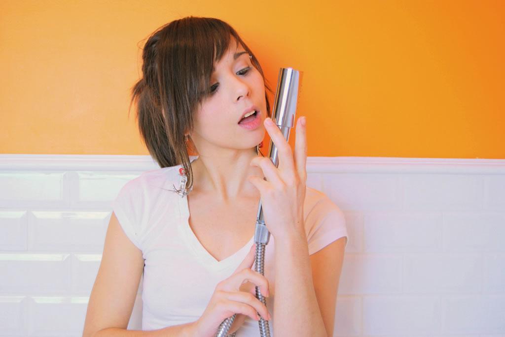 15P Pictures of Ariel Rebel getting her body all soaking wet