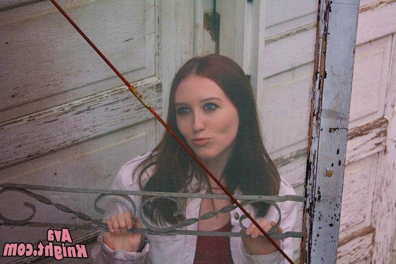 16P Pictures of teen babe Ava Knight giving you a hot nonnude tease outside