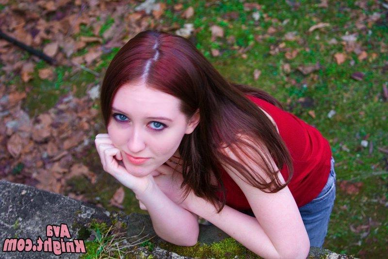 16P Pictures of teen babe Ava Knight giving you a hot nonnude tease outside