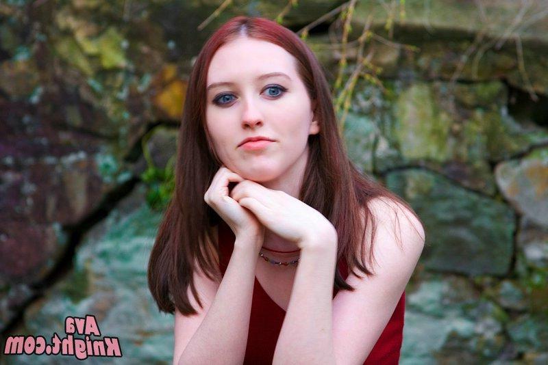 16P Pictures of teen babe Ava Knight giving you a hot nonnude tease outside