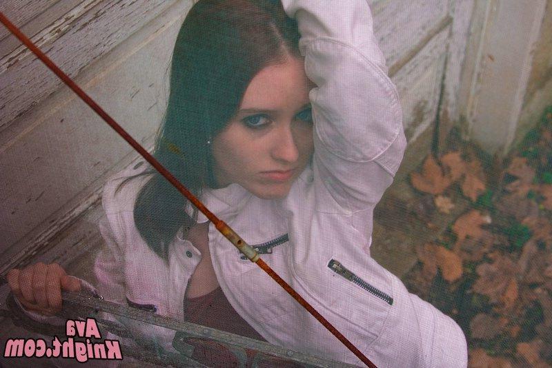 16P Pictures of teen babe Ava Knight giving you a hot nonnude tease outside