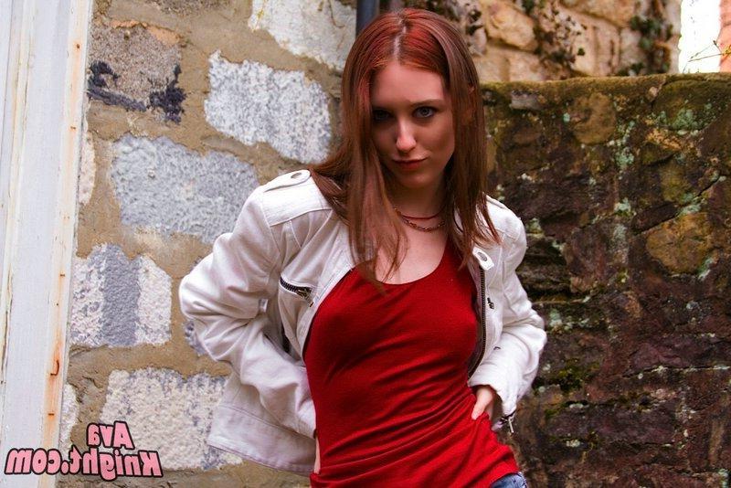 16P Pictures of teen babe Ava Knight giving you a hot nonnude tease outside