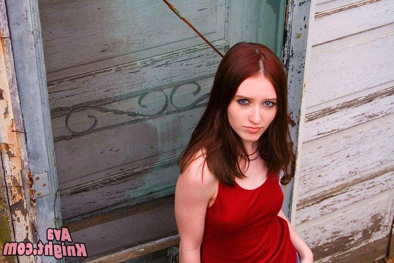 16P Pictures of teen babe Ava Knight giving you a hot nonnude tease outside