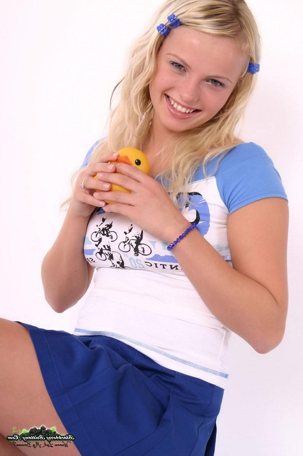 20P Pictures of teen model Blackberry Brittany showing her round natural boobs