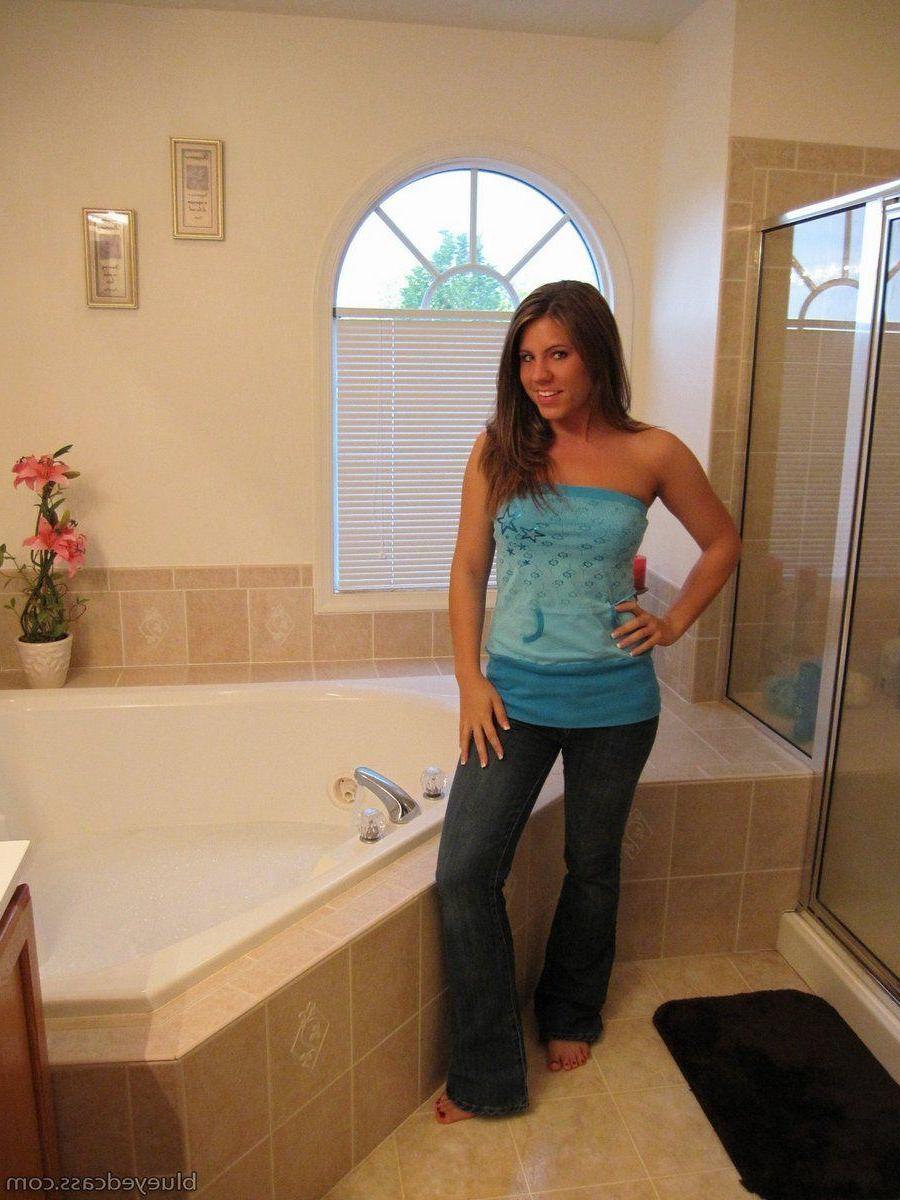 15P Pictures of teen model Blueyed Cass getting all wet for you