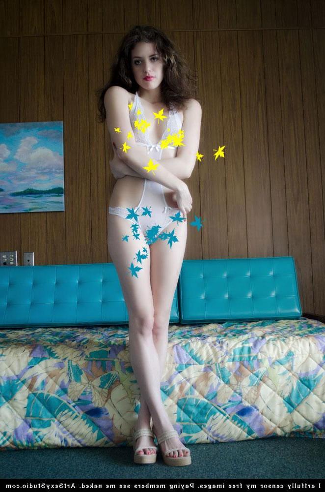 16P Beautiful model Blush Blushface teases artistically in a tight leotard