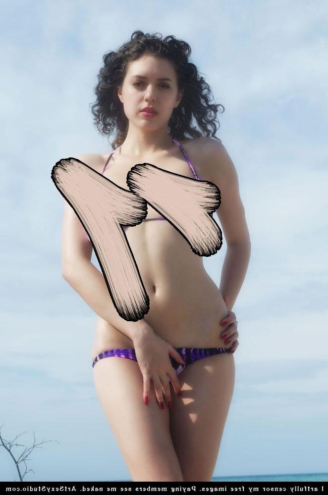 16P Brunette girl Blush Blushface gives an artistic tease in her bikini