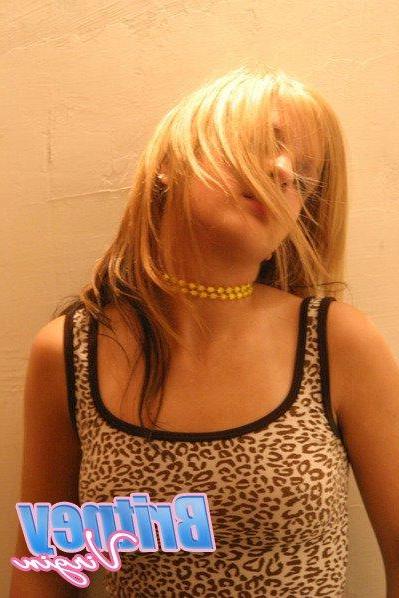 12P Pictures of teen model Britney Virgin smokin' hot