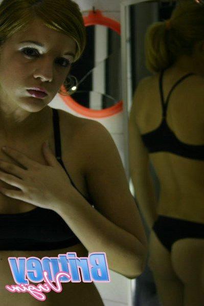 16P Pictures of Britney Virgin checking herself out in a mirror