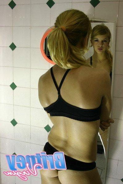 16P Pictures of Britney Virgin checking herself out in a mirror