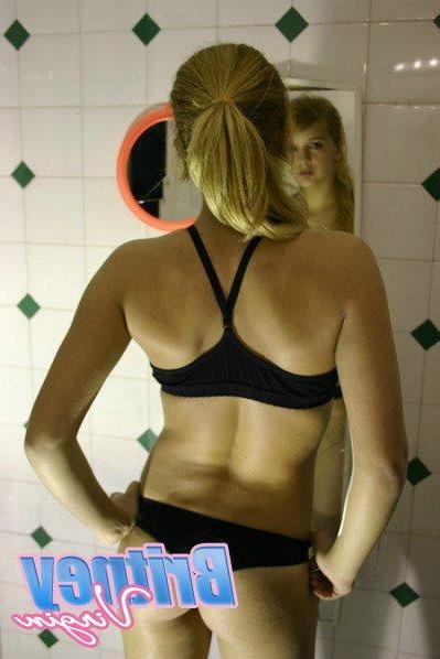 16P Pictures of Britney Virgin checking herself out in a mirror