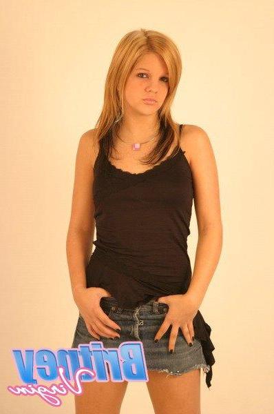 16P Pictures of Britney Virgin giving you a tease in the studio