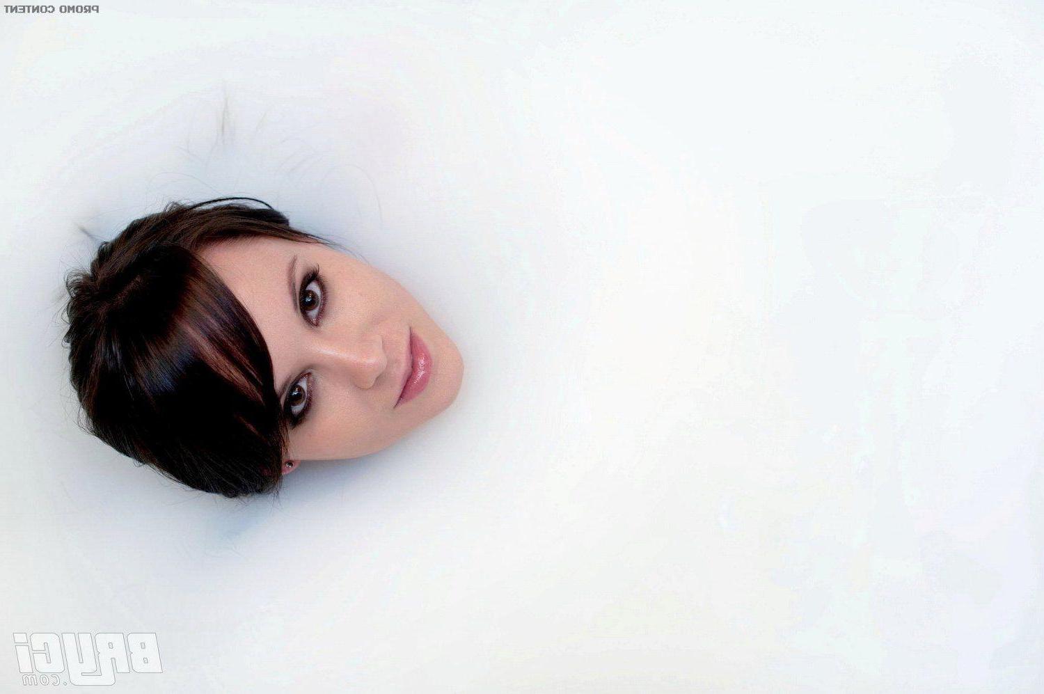 15P Pictures of Bryci getting all hot and wet for you