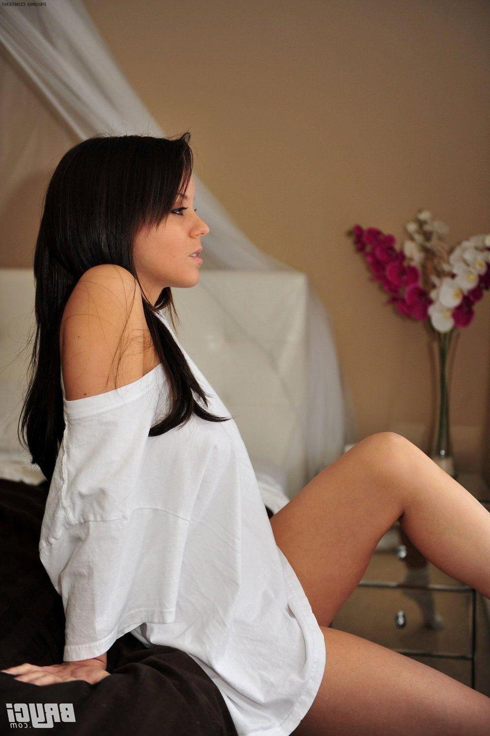 15P Pictures of Bryci giving your cock a tease