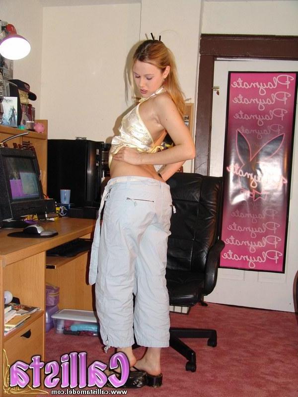 20P Pictures of Callista Model teasing from her computer chair
