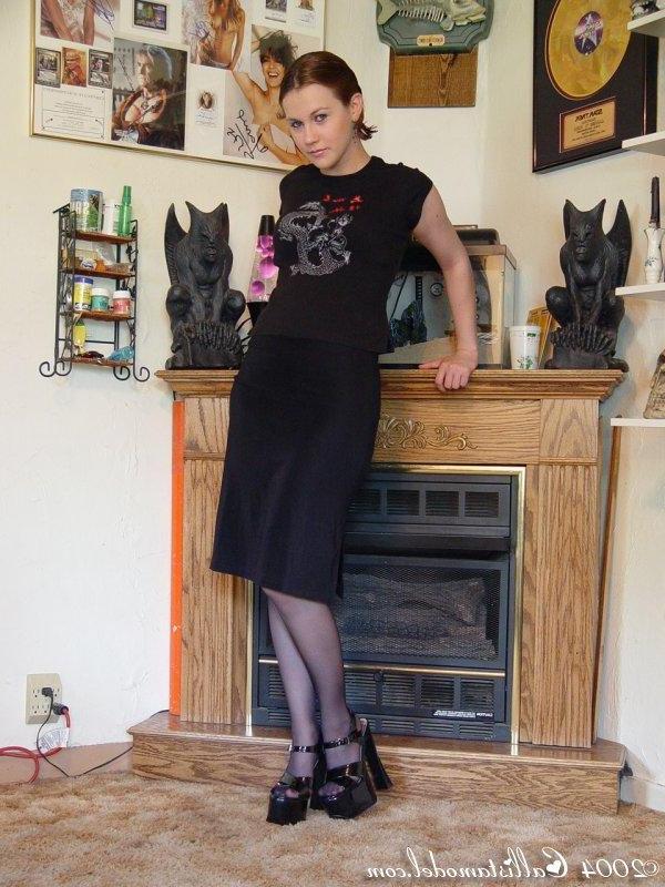 16P Pictures of Callista Model teasing in pantyhose