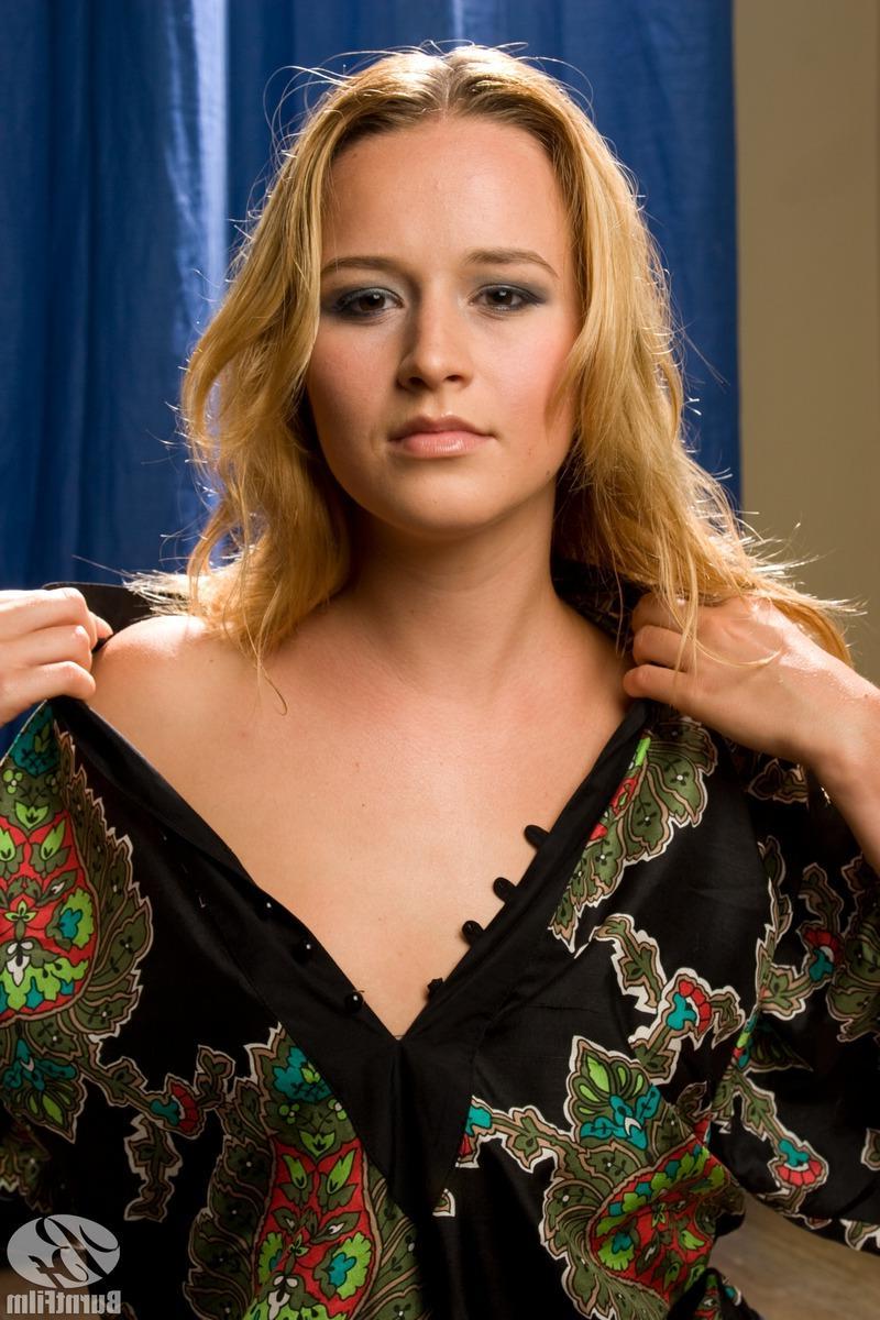 15P Blonde model Chelsea poses in her sexy silk kimono