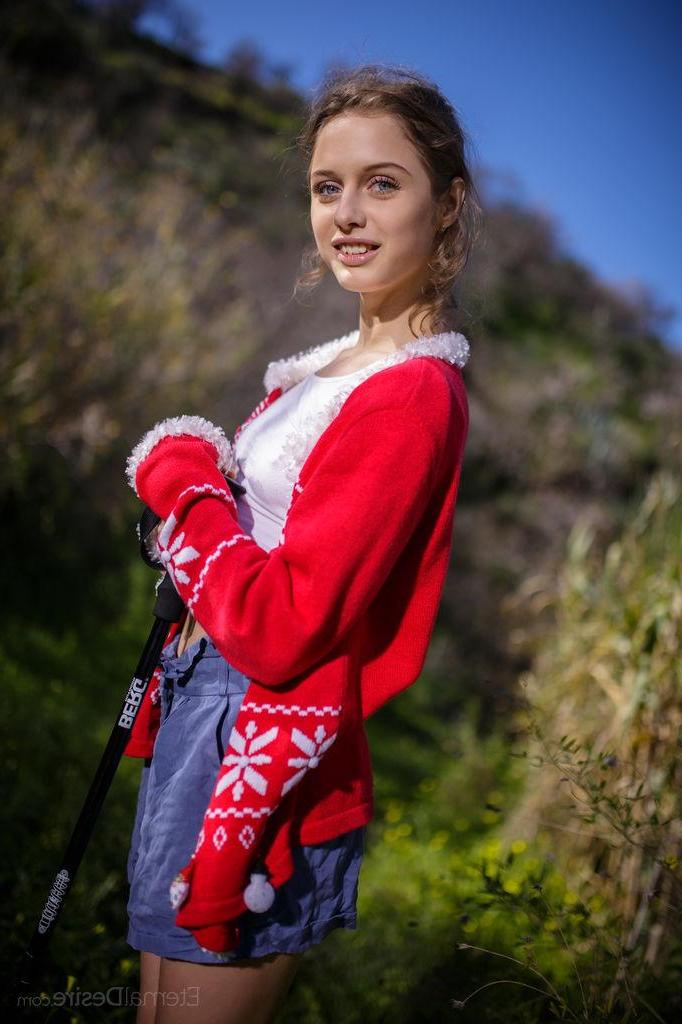 16P Clarice A wants you to join her on a private picnic in "VERDA"
