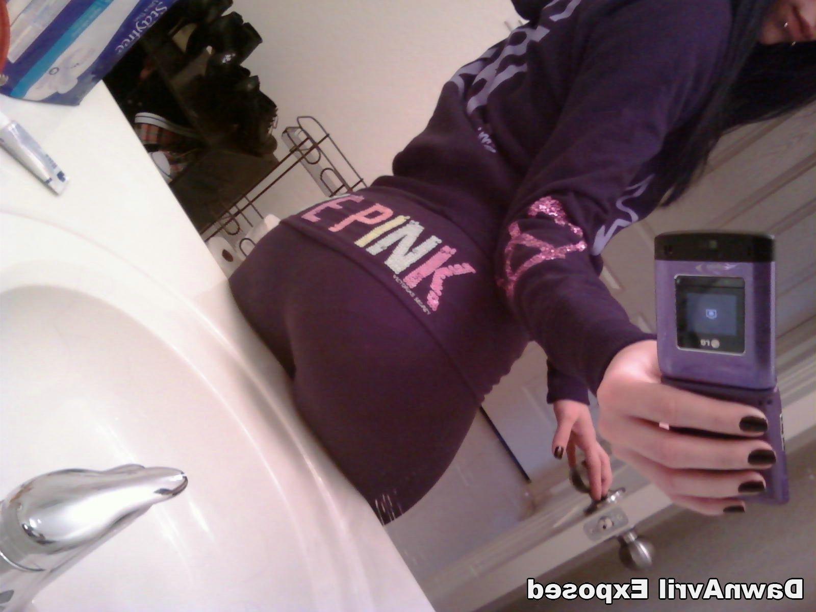 15P Pictures of Dawn Avril giving you hot candids and selfpics