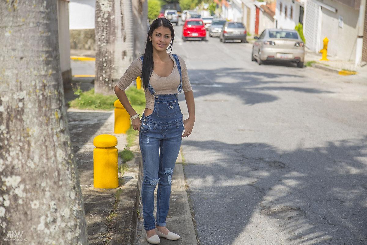 16P Latin hottie Denisse Gomez teases non-nude outside