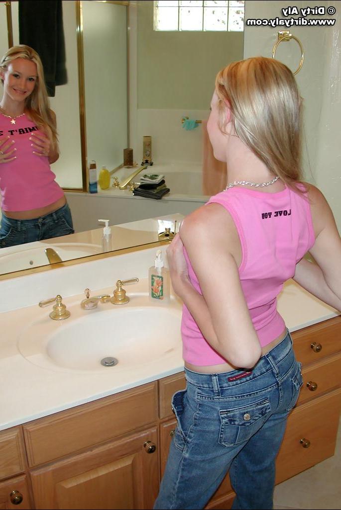 20P Pictures of Dirty Aly stripping in the bathroom
