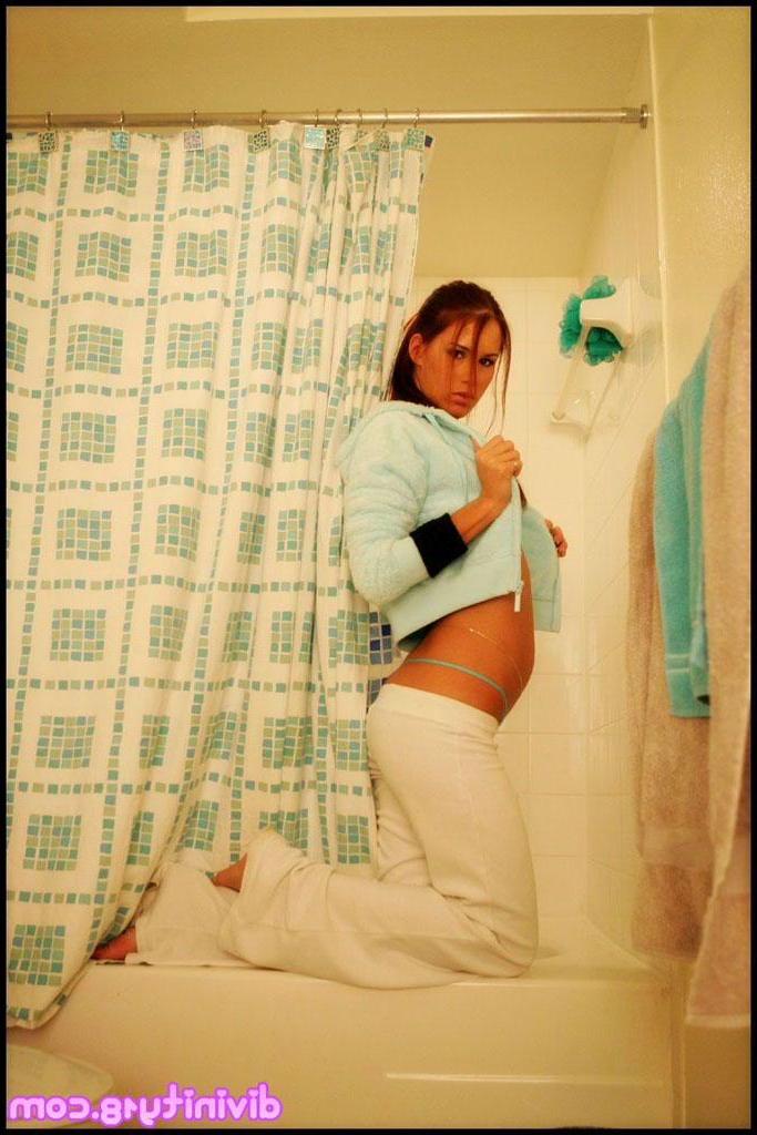20P Pictures of Divinity 18 in her bathroom