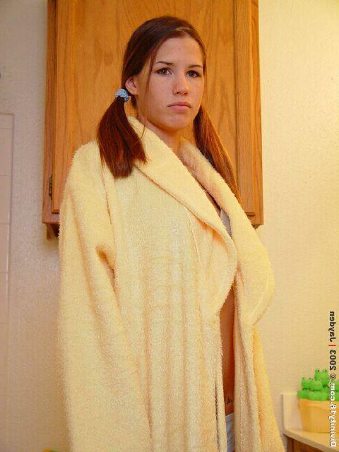 16P Jayden showing off her legs in the bathroom