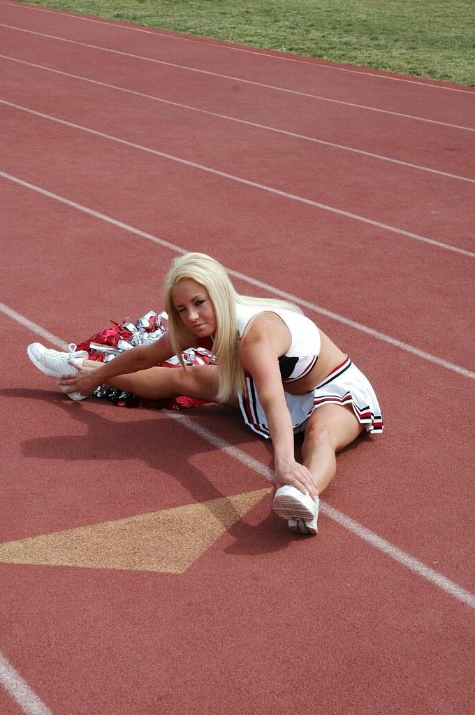 16P Pictures of Dream Kelly cheering at her high school