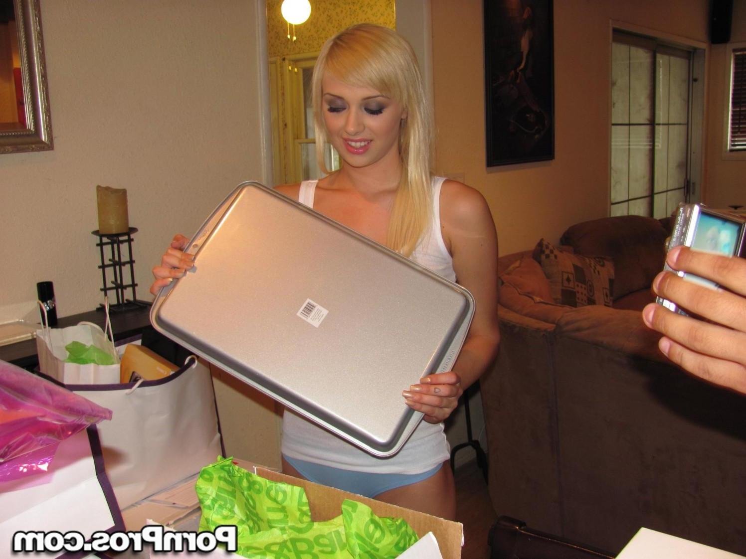 12P Blonde alt coed Emma Mae makes a hot sex tape