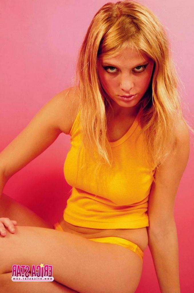15P Pictures of teen model Erica Star giving you a hot nonnude tease