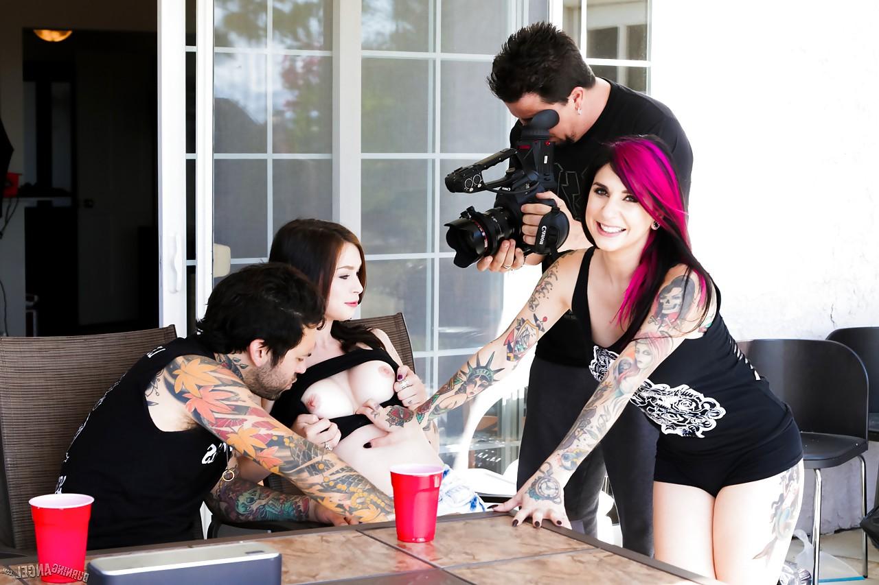15P Tattooed dark haired slut in short skirt gives hot handjob during threesome