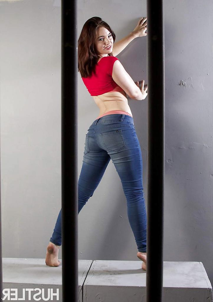 16P Jodi Taylor is demonstrating her fantastic tiny tits and pornstar ass