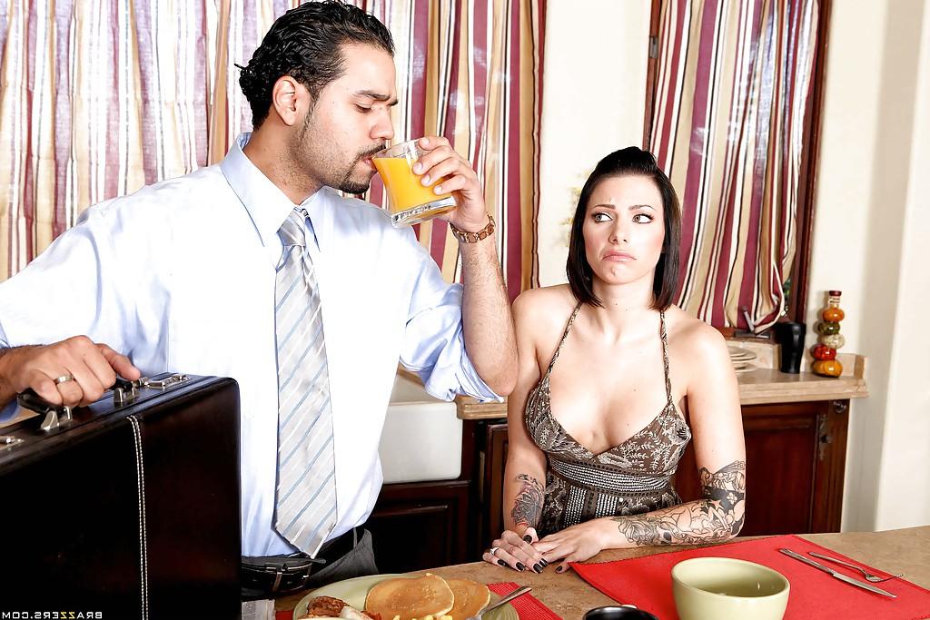 16P Pretty busty wife Juelz Ventura gets fucked at the sound studio