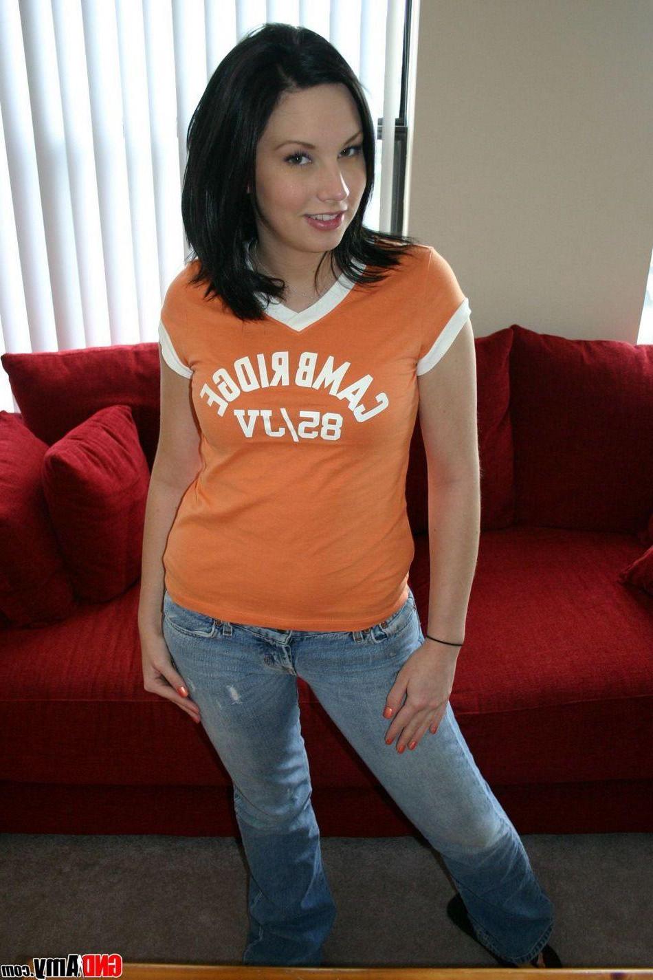 12P Pictures of GND Amy giving you a hot tease