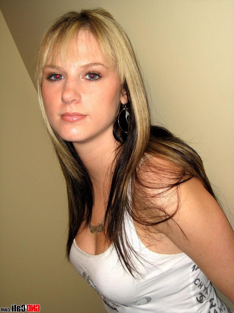 16P Pictures of teen babe GND Cali giving you a hot tease