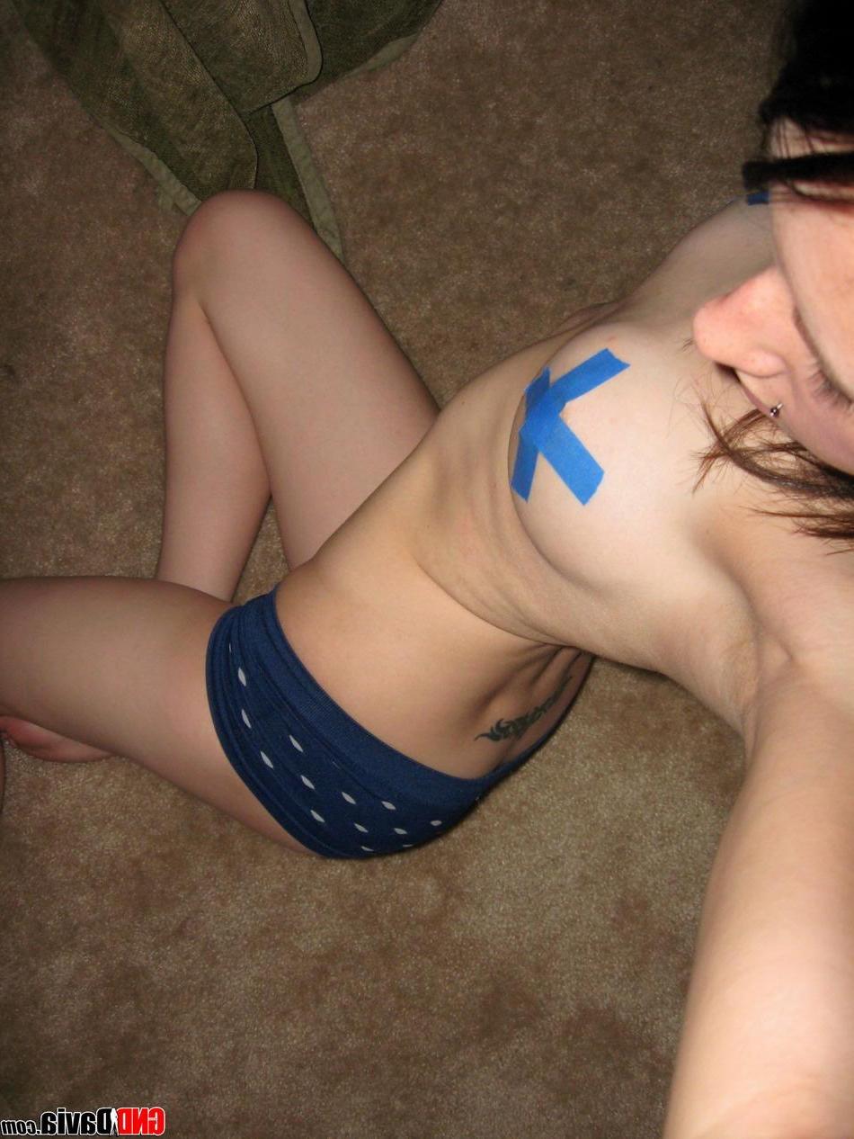 16P Pictures of GND Davia giving your cock a tease from home
