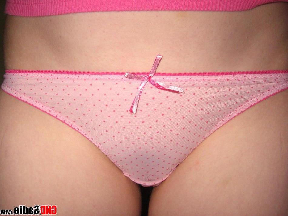 16P Pictures of teen babe GND Sadie giving you a hot tease