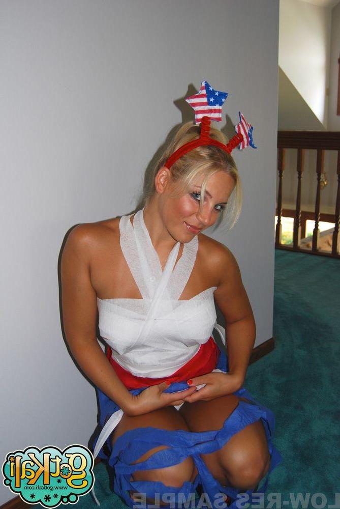 15P Pictures of teen model Got Kali having a wild 4th of July