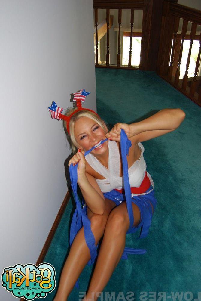15P Pictures of teen model Got Kali having a wild 4th of July