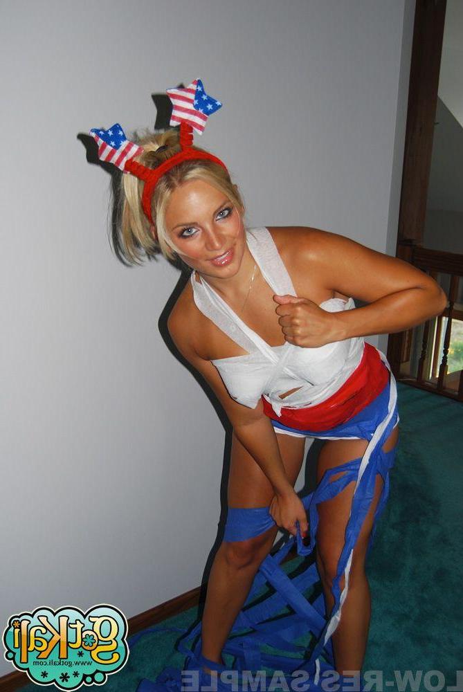 15P Pictures of teen model Got Kali having a wild 4th of July