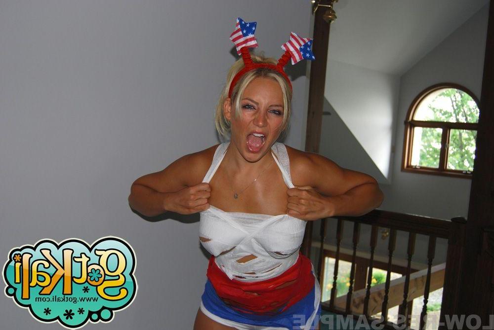15P Pictures of teen model Got Kali having a wild 4th of July